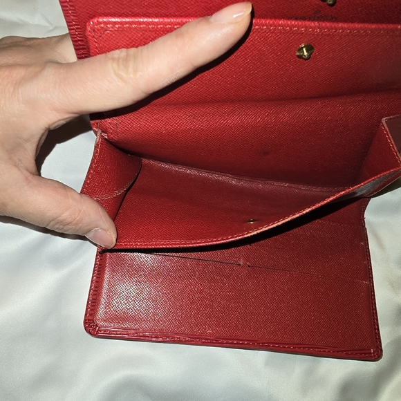 EUC Louis Vuitton Trifold Porte Tresor International Red Epi Wallet - Picture 9 of 11